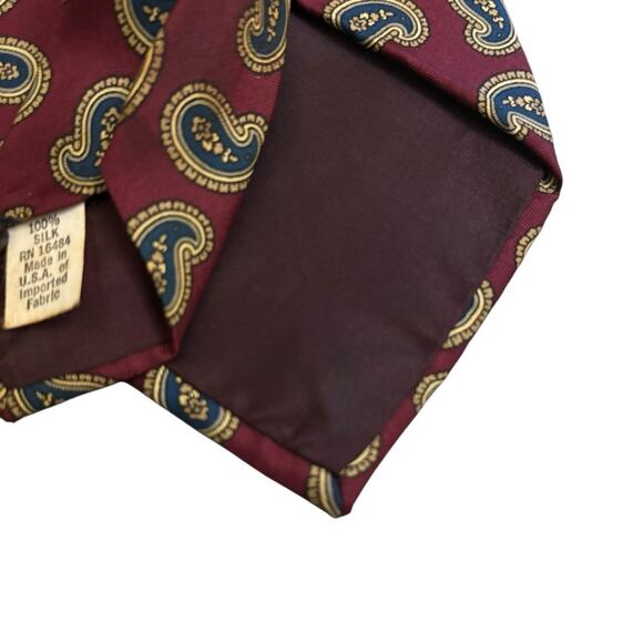 Gant Tie Paisley Patterned - Red and Gold 100% Silk - Picture 6 of 6